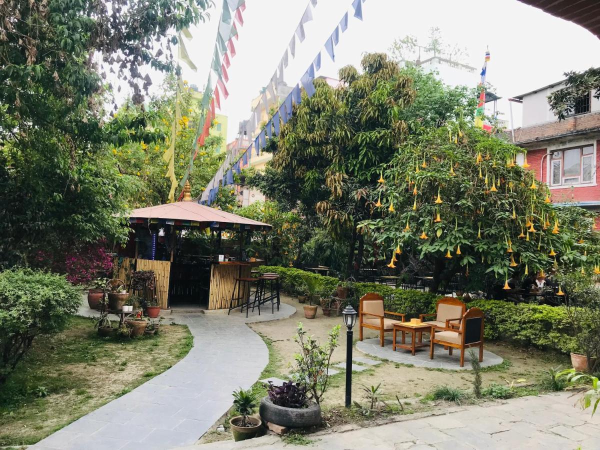 Hotel Cloud 9 Garden Katmandú Exterior foto