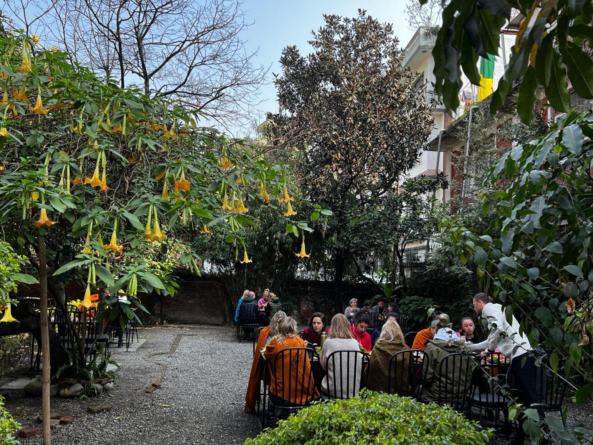 Hotel Cloud 9 Garden Katmandú Exterior foto